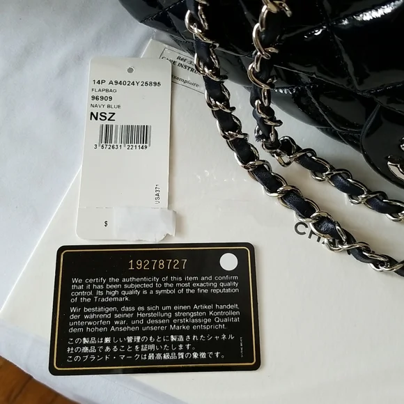 CHANEL Classic Flap Quilted Patent Bag. - Picture 13 of 16